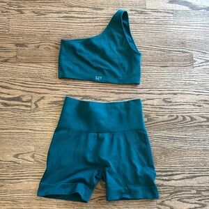 Set active deep green biker short set